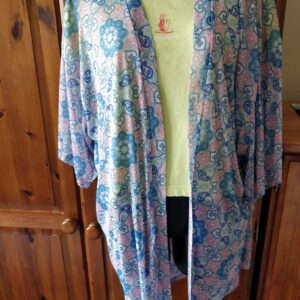 kaftaan large UK 14/ 16 printed Mid length sleeves Summer accessory new no tags
