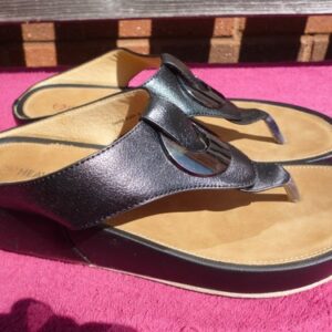 Heavenly Feet Black Toepost Mules Sandals ‘Charm’ Size 39 / UK 6 .
