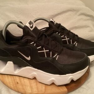 Nike RYZ 365 Women’s Trainers,Black/White,UK -6-EUR-40,Running/gym,VGC.
