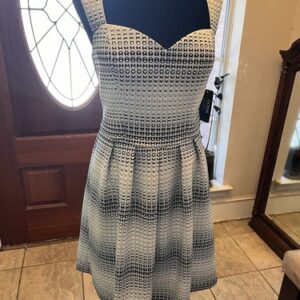 NWT Guess Sundress Built In Bra Size 8 Thick Material