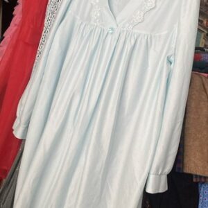 “Marlon” brushed polyester cute pale green nightie 24-26 bnwot Lacey Detail