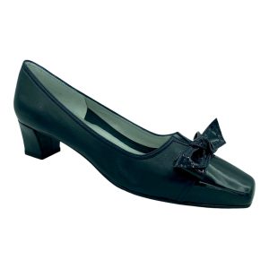 HB Shoes Ladies Size 6.5 Navy With Patent Leather Loafers Flat Low Slip On Heels