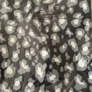 TILBEA BEATRICE ANIMAL PRINT MEDIUM BLACK MATERNITY TOP