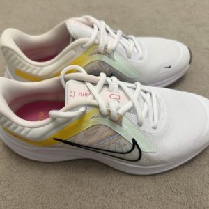 Womens Nike Quest Trainers Brand New UK 5 EU 38.5 US 7.5 Shoes White