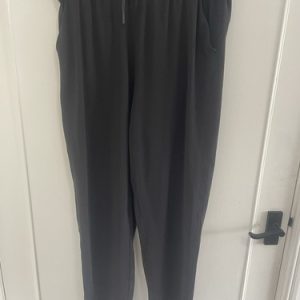 Lululemon Black Trousers Relaxed Fit Size 6 Very Good Condition