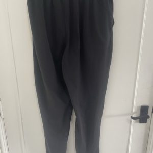 Lululemon Black Trousers Relaxed Fit Size 6 Very Good Condition